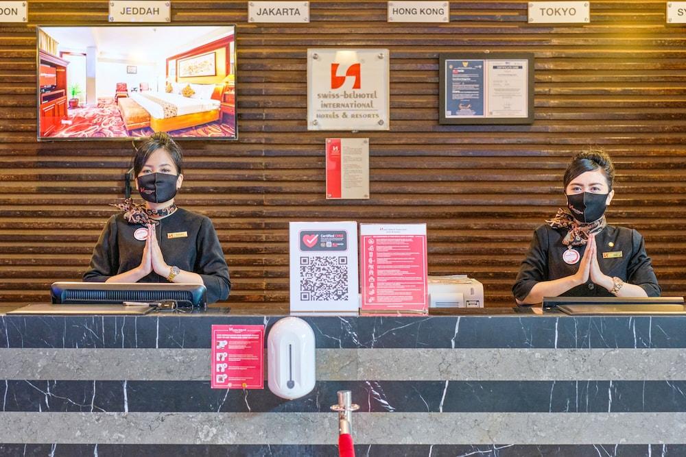 Swiss-Belhotel Mangga Besar Jakarta Buitenkant foto